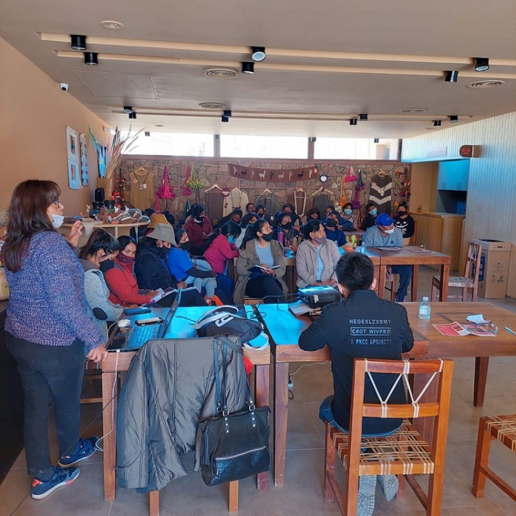 Presentan l&iacute;neas de cr&eacute;dito para emprendedores de la Puna