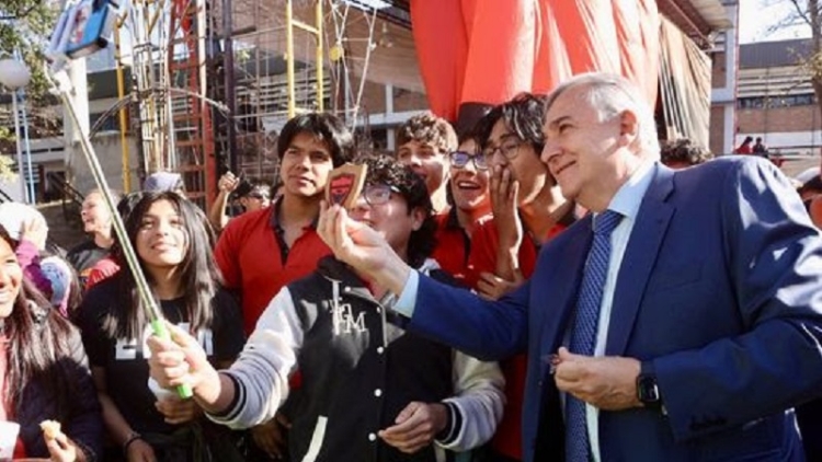 La Provincia destin&oacute; un subsidio de 1 mill&oacute;n de pesos para los carroceros de la Escuela de Minas