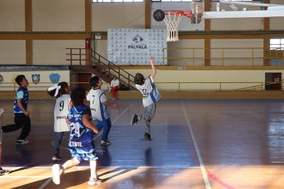 M&aacute;s de 500 ni&ntilde;os, j&oacute;venes y adultos en el inicio del Sent&iacute; Palpal&aacute; con las actividades de &ldquo;jugando en vacaciones&rdquo;