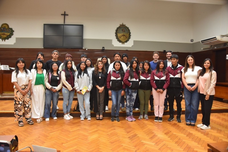 Alumnos de escuelas secundarias del Departamento Susques visitaron la Legislatura