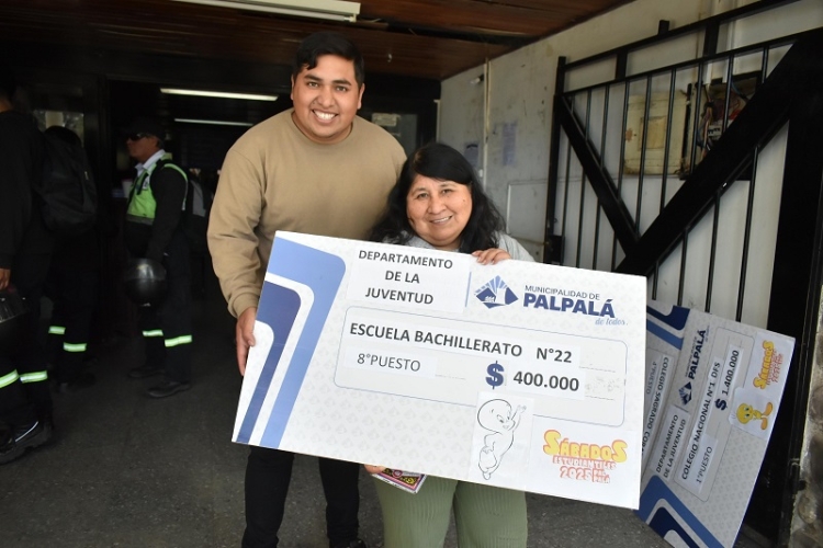 En Palpal&aacute;, el municipio &ldquo;entreg&oacute; materiales y equipamiento&rdquo; a las escuelas que hacen carrozas