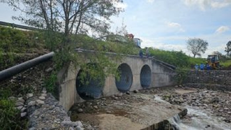 Agua Potable ultima trabajos sobre la traza del acueducto de 400 mm en Arroyo Las Martas