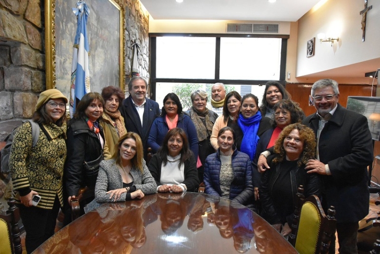 El Vicegobernador recibi&oacute; a referentes de la comisi&oacute;n organizadora del 37&ordm; Encuentro Plurinacional de Mujeres y Disidencias