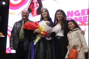 Angelina Armella es la nueva reina de los estudiantes 2025 por Palpal&aacute;