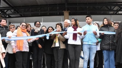 Perico celebra la inauguraci&oacute;n del nuevo edificio del IES N&deg;6