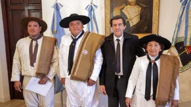 El Gobernador se reuni&oacute; con miembros de la Federaci&oacute;n Gaucha Juje&ntilde;a