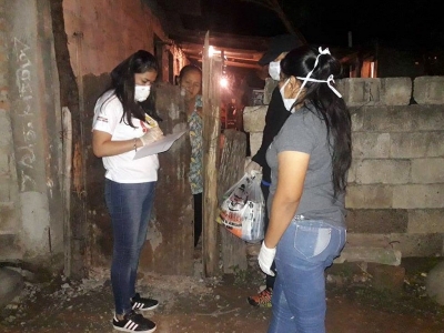 Entrega de refuerzos alimentarios a familias de Fraile Pintado