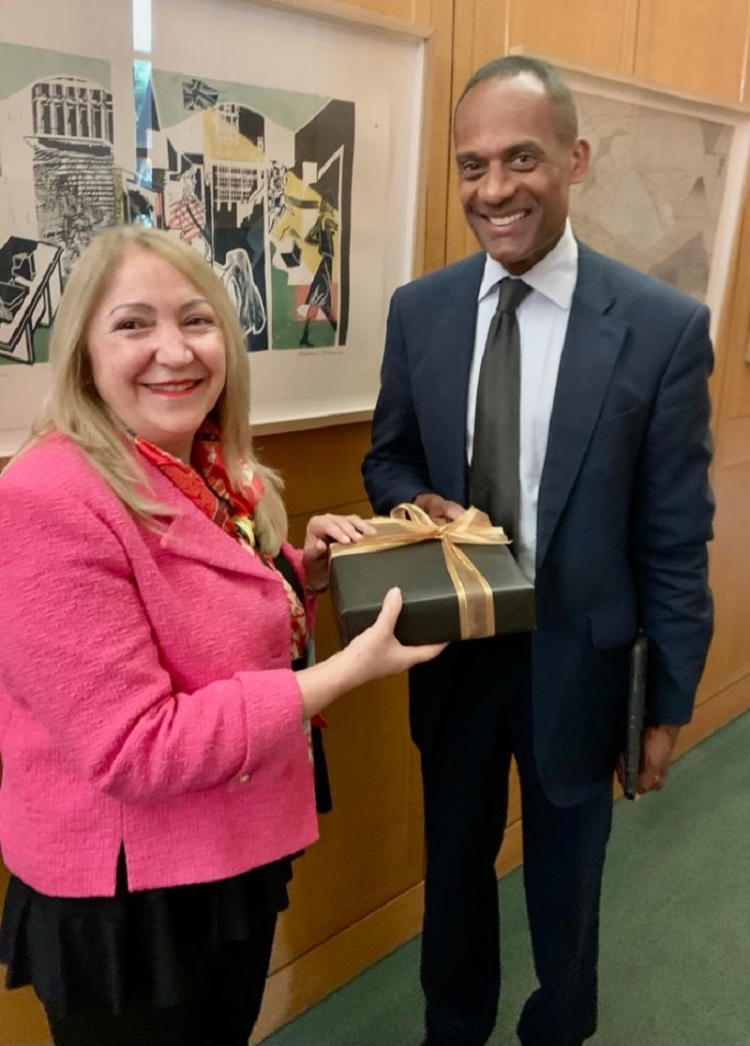 Presidenta del Parlatino busca asesoramiento para crear oficina del futuro