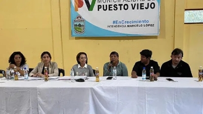 "Un paso adelante": explicaron avances de la nueva Constituci&oacute;n ante vecinos de Puesto Viejo