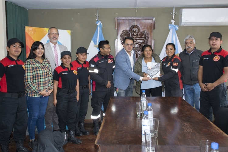 Declararon de inter&eacute;s municipal el 15&ordm; aniversario de los bomberos voluntarios de alto comedero