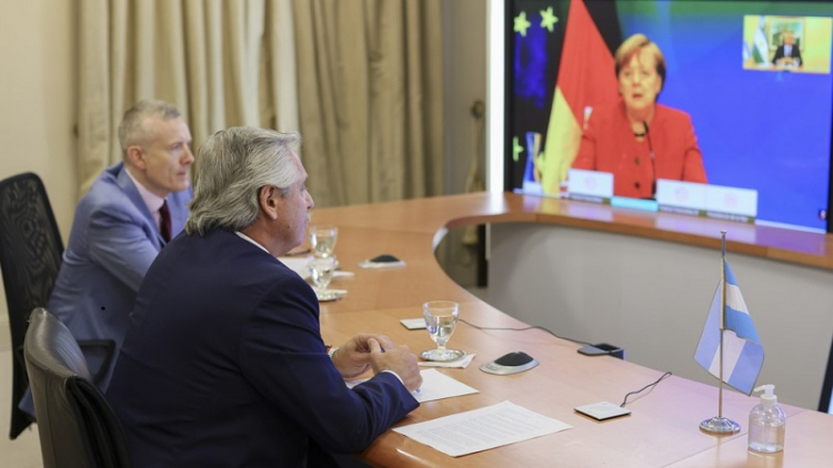Alberto Fern&aacute;ndez agradeci&oacute; a Merkel el apoyo de Alemania a la negociaci&oacute;n con el FMI