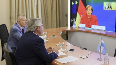 Alberto Fern&aacute;ndez agradeci&oacute; a Merkel el apoyo de Alemania a la negociaci&oacute;n con el FMI