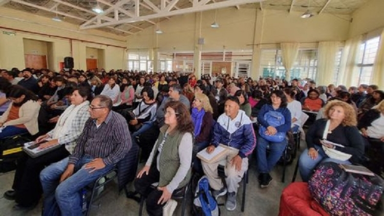 Fuerte presencia de la docencia en la primera jornada institucional