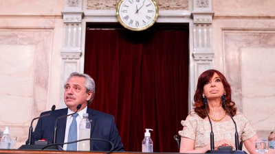 Fern&aacute;ndez: "Seguiremos trabajando incansablemente para conseguir las vacunas"