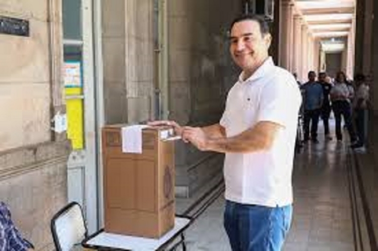 La UCR de Corrientes eligi&oacute; al gobernador Gustavo Vald&eacute;s como nuevo presidente