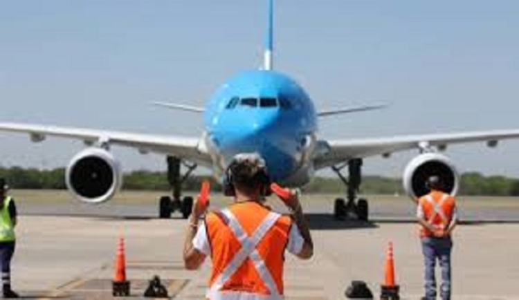 Aerol&iacute;neas Argentinas cerr&oacute; el conflicto con los gremios aeron&aacute;uticos