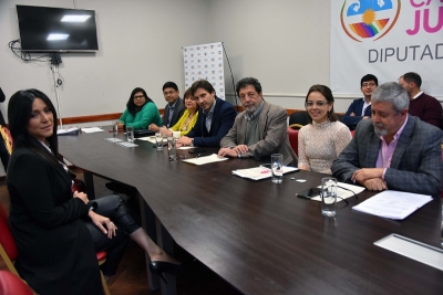 La comisi&oacute;n de asuntos institucionales entrevist&oacute; a abogados postulados para ocupar cargos en el poder judicial
