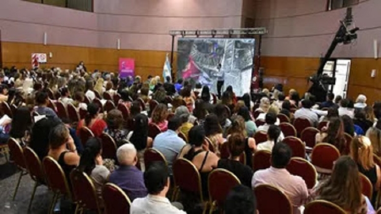 Mediadores se actualizan en resoluci&oacute;n de conflictos