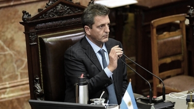 Massa afirm&oacute; que no recibi&oacute; ning&uacute;n ofrecimiento y rechaz&oacute; "rumores y versiones"