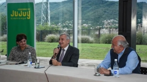 El gobernador entreg&oacute; fondos a 136 titulares de bosques nativos de Jujuy