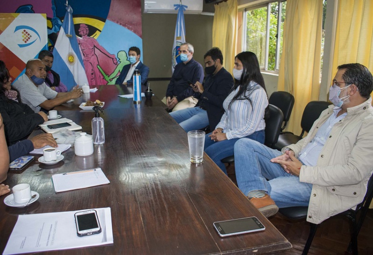 Concejales de la U.C.R. recibieron a vendedores de diarios y revistas de la ciudad
