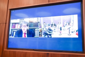 La Comisi&oacute;n de Poder Ejecutivo y Legislativo recibi&oacute; aportes del destacado constitucionalista Juan Sol&aacute;