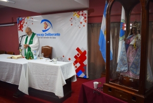 Misa en honor a la virgen del rosario de r&iacute;o blanco y paypaya