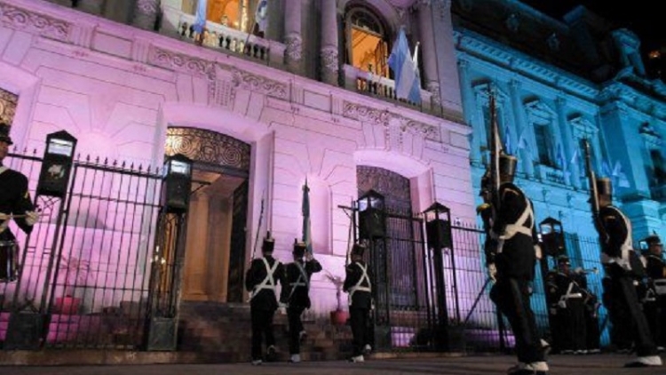 Se realiz&oacute; el tradicional cambio de guardia de honor en Casa de Gobierno
