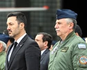 El Gobierno dio ascensos retroactivos a 21 militares "marginados" por la gesti&oacute;n de Alberto Fern&aacute;ndez