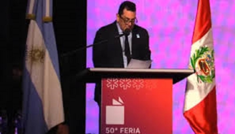 Tensi&oacute;n en la Feria del Libro: fuertes abucheos durante el discurso de Leonardo Cifelli