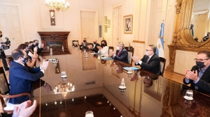 El Presidente firm&oacute; un convenio por la Zona Franca de Sierra Grande