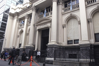 El Banco Central asegur&oacute; que no hay impedimento para que los bancos vendan d&oacute;lares