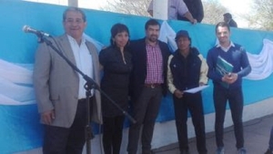 Entrega de escrituras y decretos a familias de Vinalito