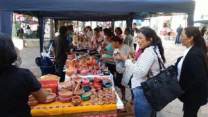 Dio inicio una nueva edici&oacute;n de la Feria y Trueque "Manos Ind&iacute;genas"