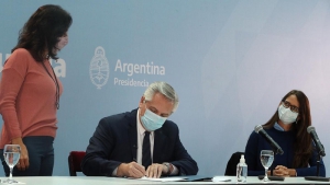 El Presidente, al promulgar la ley laboral travesti-trans: &ldquo;La mejor Argentina es la que da derechos&rdquo;