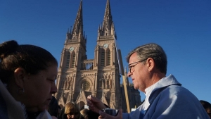 "Es tiempo de unirnos", dijo Garc&iacute;a Cuerva en la Bas&iacute;lica de Luj&aacute;n