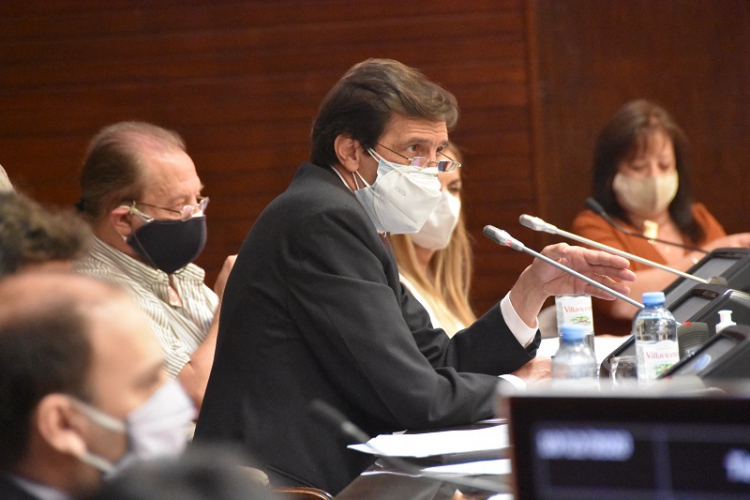 Carlos Sadir expuso el presupuesto 2021 ante los legisladores