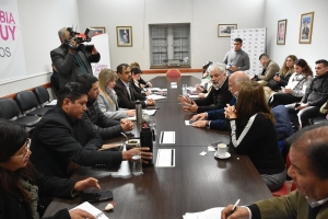 Diputados se reunieron con un especialista en prevenci&oacute;n y tratamiento del SIDA