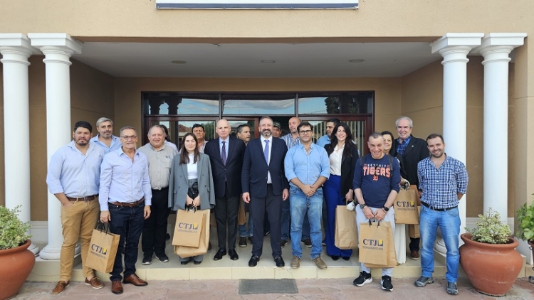 Autoridades de la Rep&uacute;blica de San Marino visitaron la Cooperativa de Tabacaleros de Jujuy