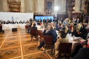 Ley de Bases y paquete fiscal: el Senado entr&oacute; en cuarto intermedio hasta el lunes y enterr&oacute; el deseo del oficialismo por conseguir el dictamen