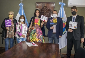 Reconocimiento a la reina Julieta Tapia por su mensaje de concientizaci&oacute;n en contra del acoso en redes sociales