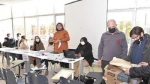 Apertura de sobres para la construcci&oacute;n de nuevas escuelas