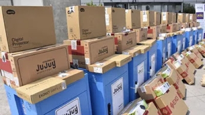 Educaci&oacute;n entreg&oacute; equipamiento tecnol&oacute;gico a centros y escuelas de formaci&oacute;n profesional