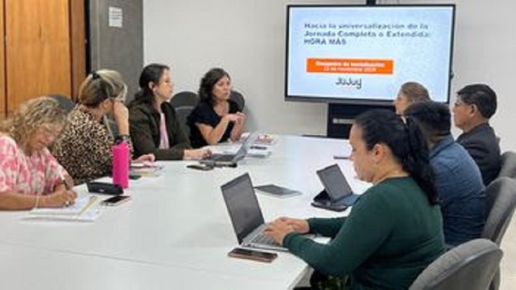 Jujuy eval&uacute;a la implementaci&oacute;n del programa "Hora M&aacute;s" en escuelas primarias