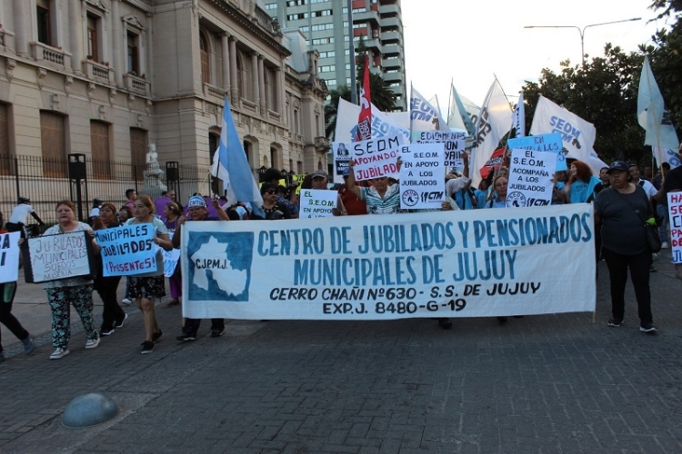ADIUNJu moviliza el mi&eacute;rcoles 9 y para el jueves 10 contra el ajuste y la represi&oacute;n