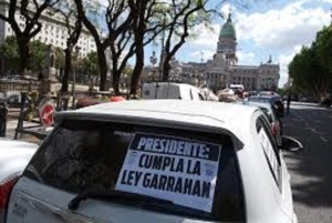 Javier Milei anunci&oacute; que no aplicar&aacute; la Ley de Emergencia Pedi&aacute;trica; el Garrahan realizar&aacute; un cacerolazo