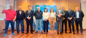 Camioneros acord&oacute; un aumento salarial de 107% y un bono de 100 mil pesos