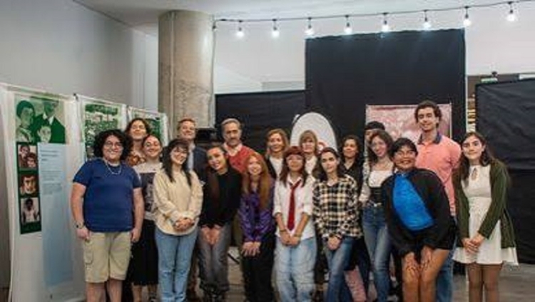 Inici&oacute; la muestra "Ana Frank, una historia vigente" en el Cabildo