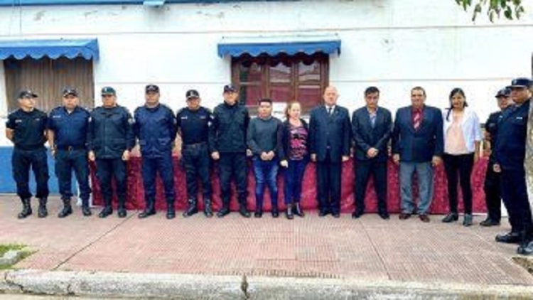 Seguridad entreg&oacute; equipos inform&aacute;ticos a la Unidad Regional N&deg;6