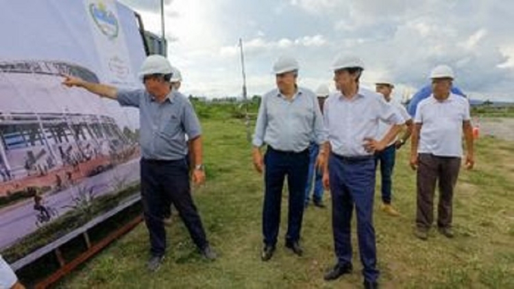 Morales y Sadir recorrieron las obras de Ciudad Deportiva que se construye en Alto Comedero